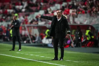 Carlos Carvalhal: "Disse que ia pedir a minha demissão ao presidente, não disse que me demiti. Estou satisfeito e feliz"