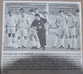 Santamaria guarda um recorte de jornal da sua estreia na seleção de sub-15