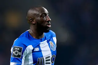 Marega não fez uma exibição propriamente vistosa, mas também hoje não tinha nenhum Ferro à frente. Correção: atrás (Lá Em Casa Mando Eu)