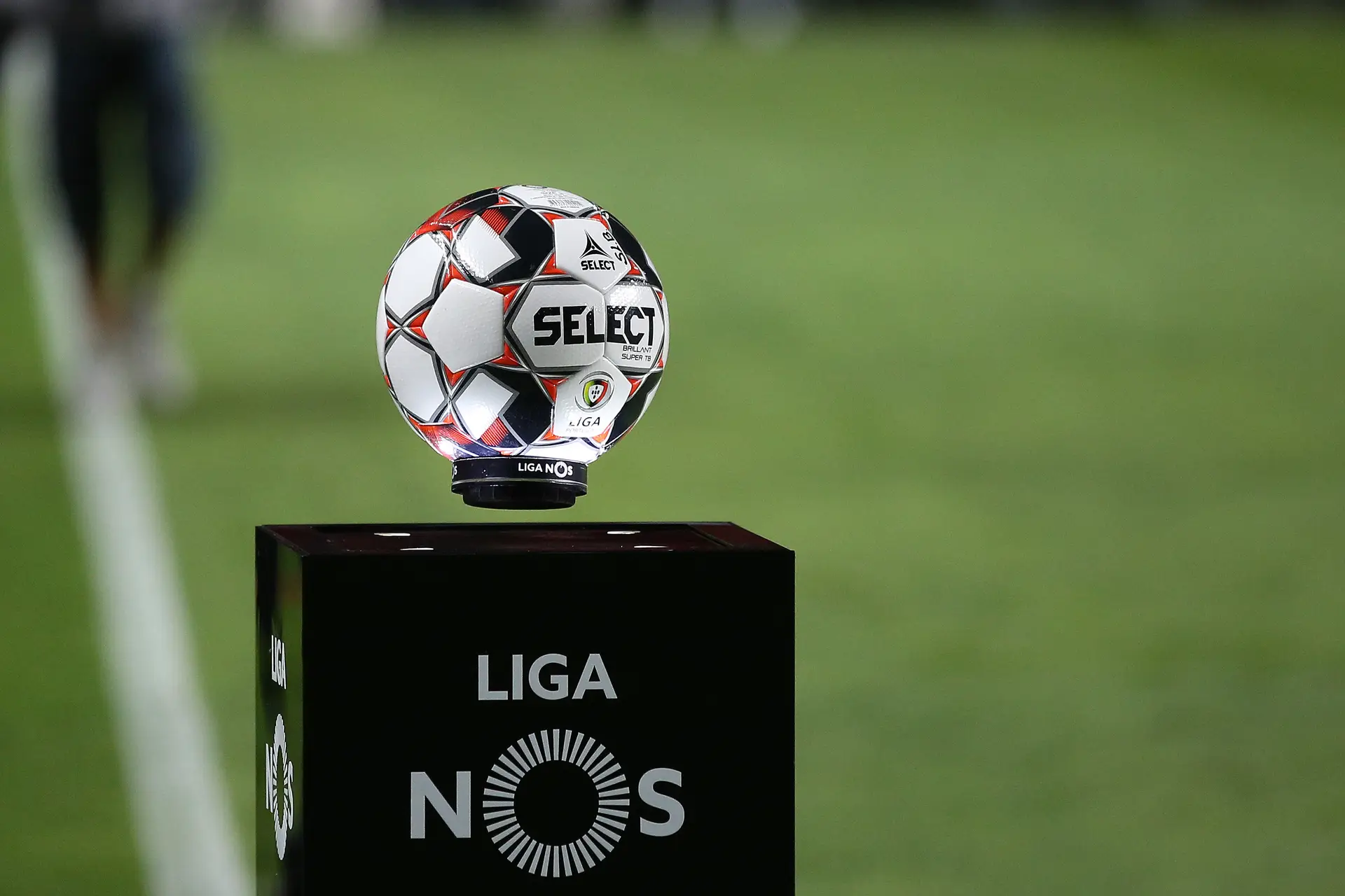 Liga portuguesa é a 3.ª entre os campeonatos onde se perde mais tempo com  faltas - Futebol Nacional - Jornal Record