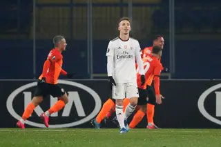 Todos os golos e os lances que marcaram a derrota do Benfica na Ucrânia