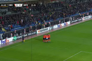 O livre de Aleksic que dá o 2-0 ao Basaksehir, diante do Sporting