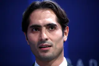 Antiga estrela do futebol turco assume que Sporting é favorito