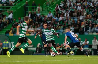 Sporting e jogadores chegam a acordo para redução salarial de 40%. Administração reduz 50%