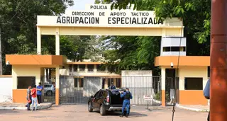 A entrada da prisão onde Ronaldinho e o irmão se encontram detidos, preventivamente, perto de Assunção, capital do Paraguai.