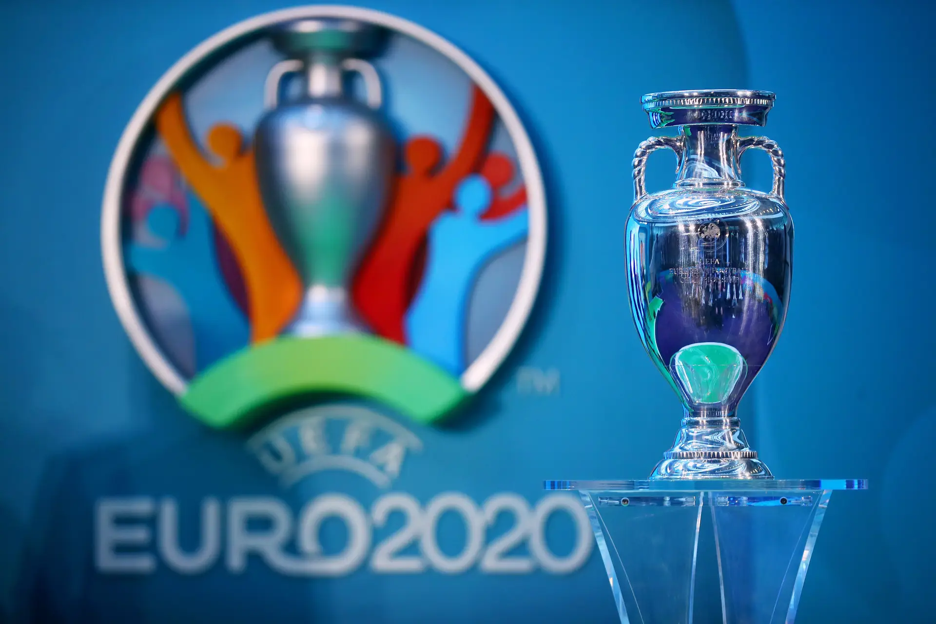 É oficial: Europeu de futebol adiado para 2021