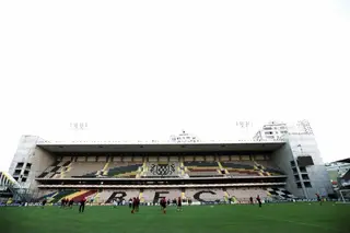 Antes de apitar o jogo que decidiu o título, Duarte Gomes estava no banco, a trabalhar. Saiu mais cedo para fazer 300 km e ir ter ao estádio