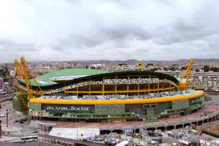 O amigável mais oficial que Duarte Gomes arbitrou: a inauguração do novo Estádio de Alvalade, quando um jovem chamado Ronaldo partiu tudo