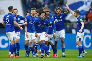 Jogadores do Schalke 04 abdicam de parte dos salários