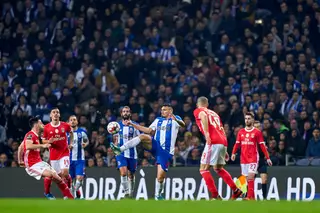 Sobre reduções salariais: quanto ganham FC Porto, Benfica e Sporting com televisões e venda de jogadores? E quanto gastam em ordenados?