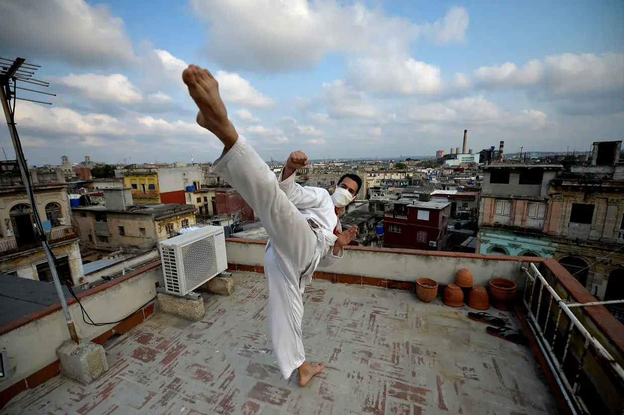 Alejandro Lopez, lutador de artes marciais cubano, em Havana