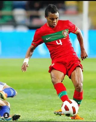 Nélson também jogou pela seleção, mas apenas em jogos e preparação
