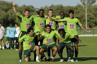 Mário (ao centro, atrás) num treino do Sporting