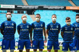 Covid-19. O Sindicato pergunta: e os jogadores vão competir de máscara e luvas?