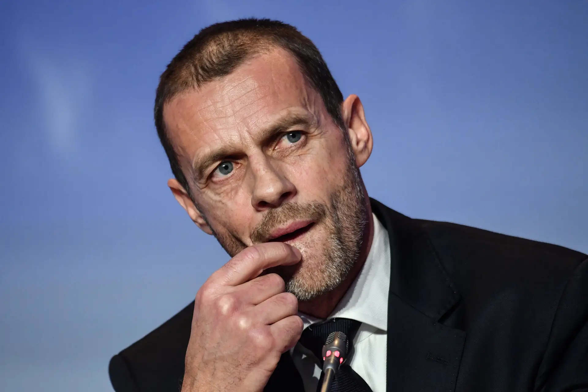 UEFA: Ligas têm até 25 de maio para apresentarem os planos de retoma