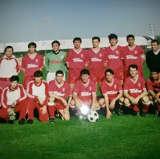  Rui (o 2º atrás à direita) quando jogava no Vilafranquense