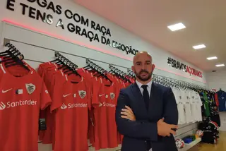 Dos Açores para a Cidade do Futebol: “Vacas à volta do estádio não vamos ter, mas se houver uns passarinhos já nos damos por contentes”