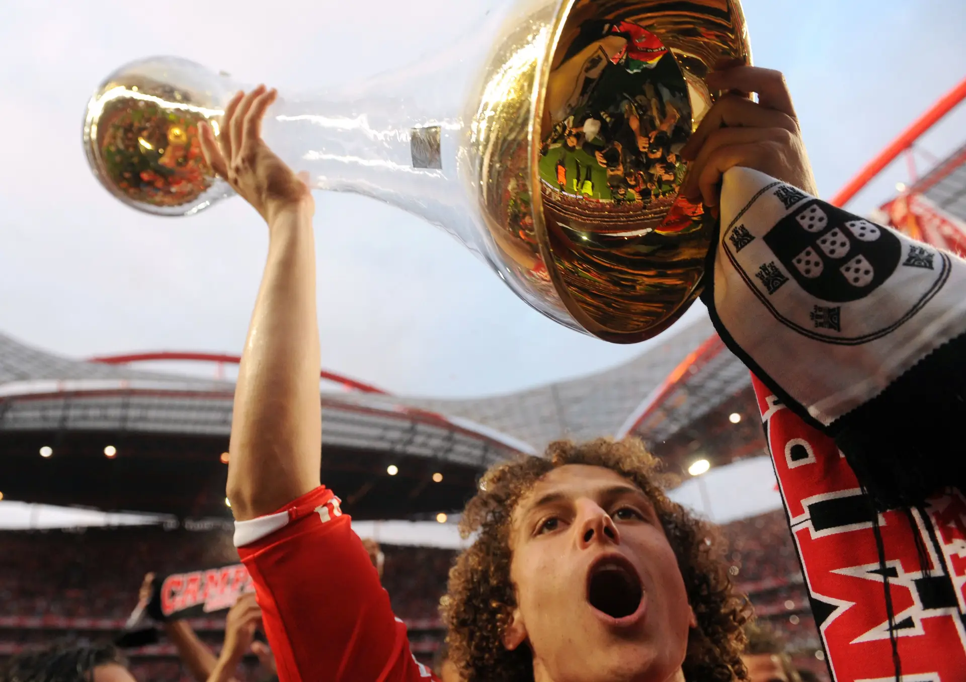 Vi que Nélson Semedo, Ederson, Gonçalo, David Luiz, Renato e Bernardo querem regressar. Benfica: diz-me que é impossível depois de tentares