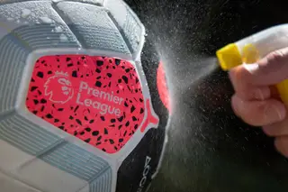 Premier League autoriza jogos amigáveis (sem acesso aos balneários)