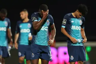 O FC Porto começou como se nunca tivesse partido e acabou partido sem saber como recomeçar