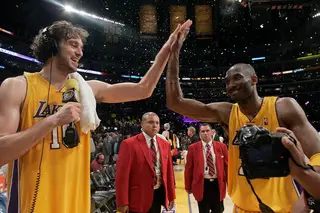 "Só queria que o Kobe e a Gianna estivessem aqui." Viúva de Bryant celebra título dos Lakers