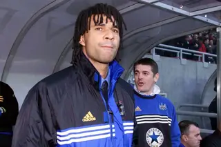 Ruud Gullit recorda a saída do Chelsea e a traição do amigo: “Ser despedido foi uma experiência terrível mas o pior foi o que Gwyn me fez”