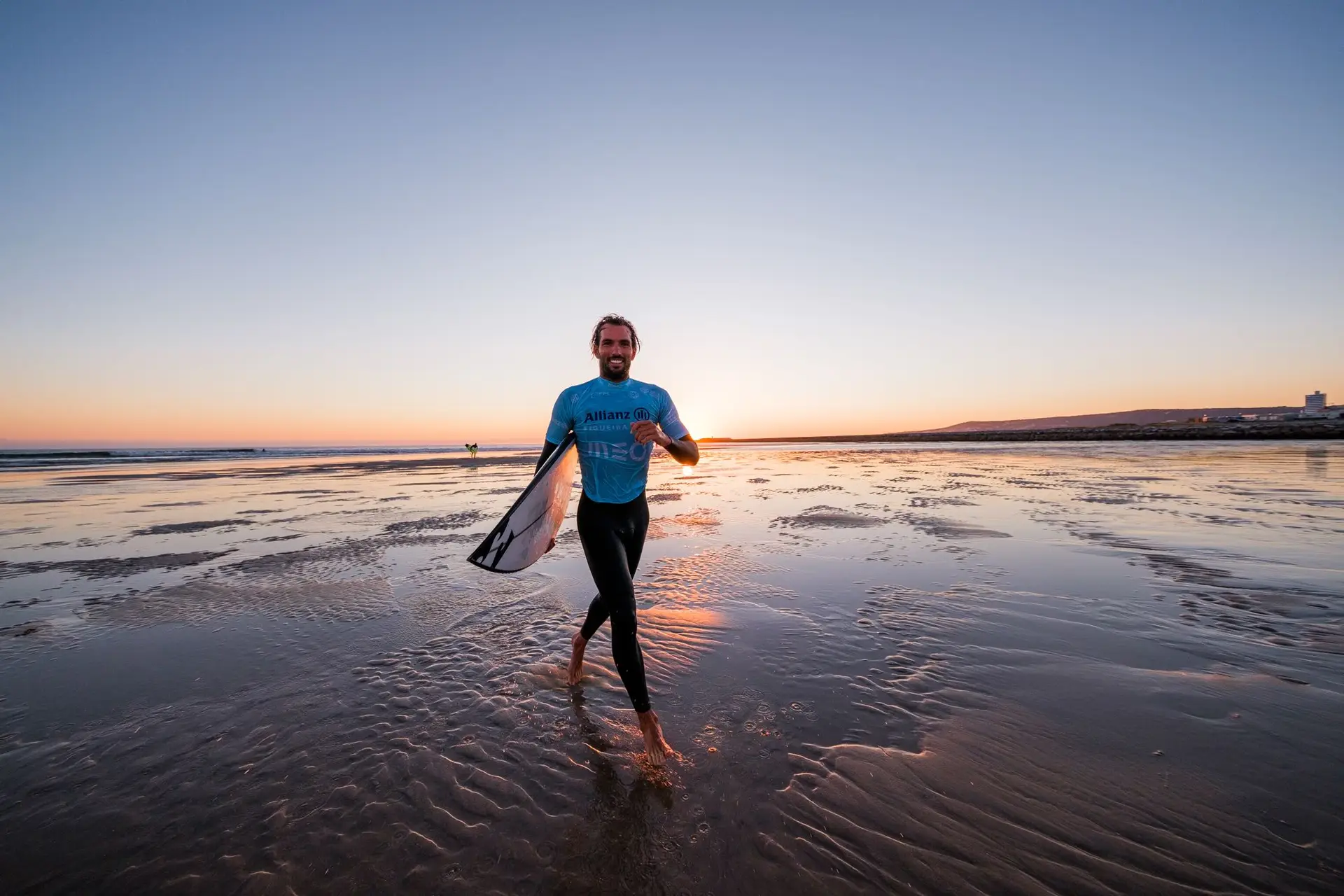 Teresa Bonvalot e Frederico Morais, os vencedores da primeira prova de surf a ser retomada no mundo