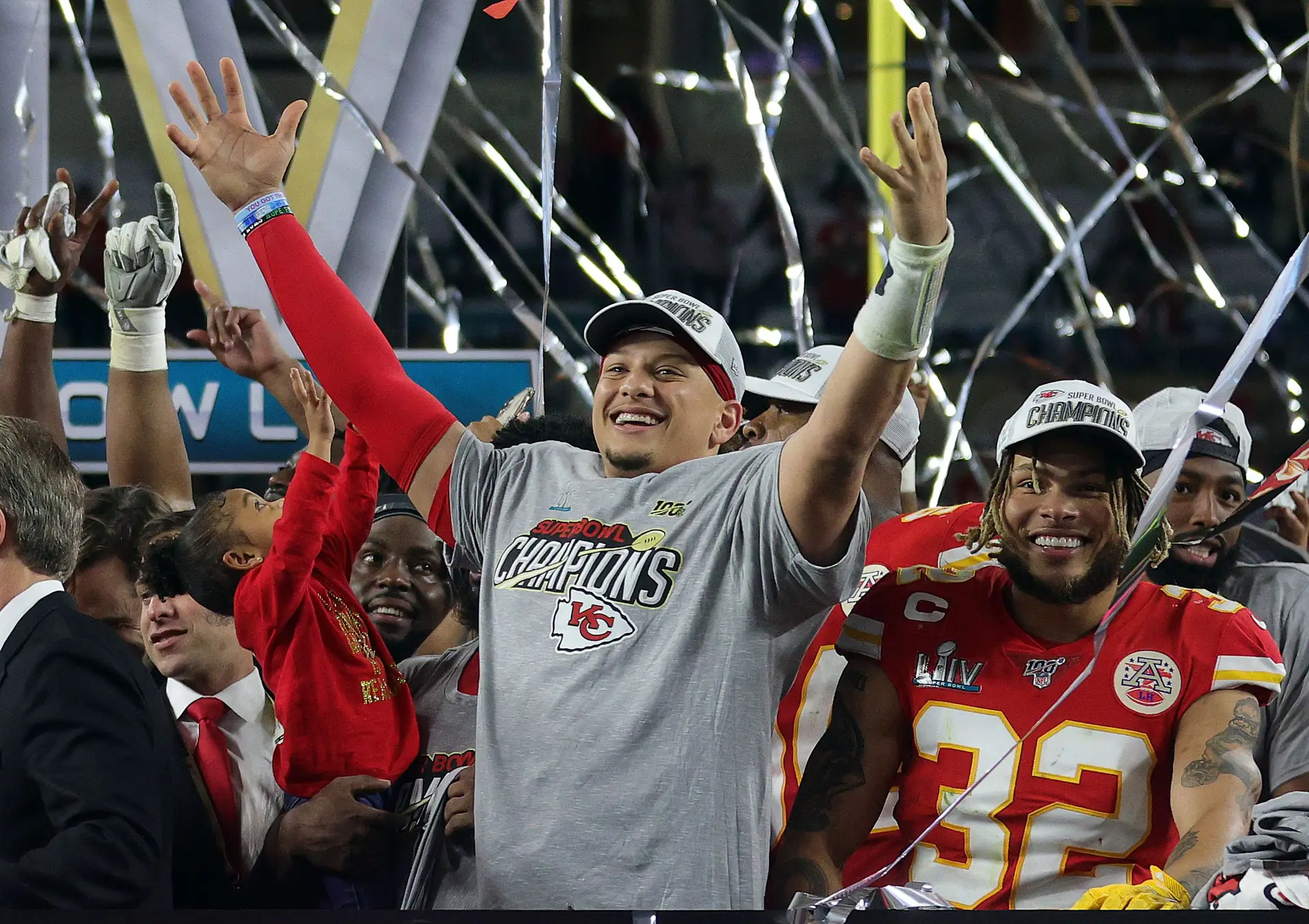 Quase 500 milhões de euros em 10 anos: Patrick Mahomes vai ter o maior contrato da história do desporto