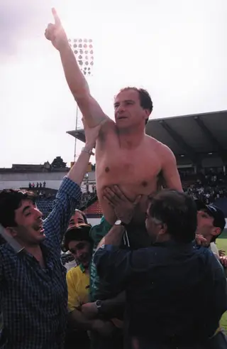 José Mota a festejar o título de campeão da II Liga em 1999/2000