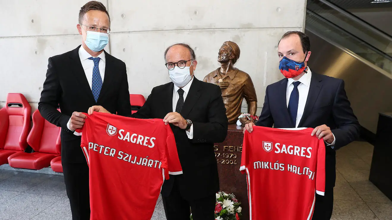 Benfica homenageia Eusébio, Béla Guttmann e Féher na presença de ministro húngaro