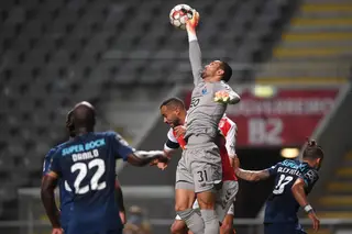 Uma mudança na baliza e uma mudança no ataque