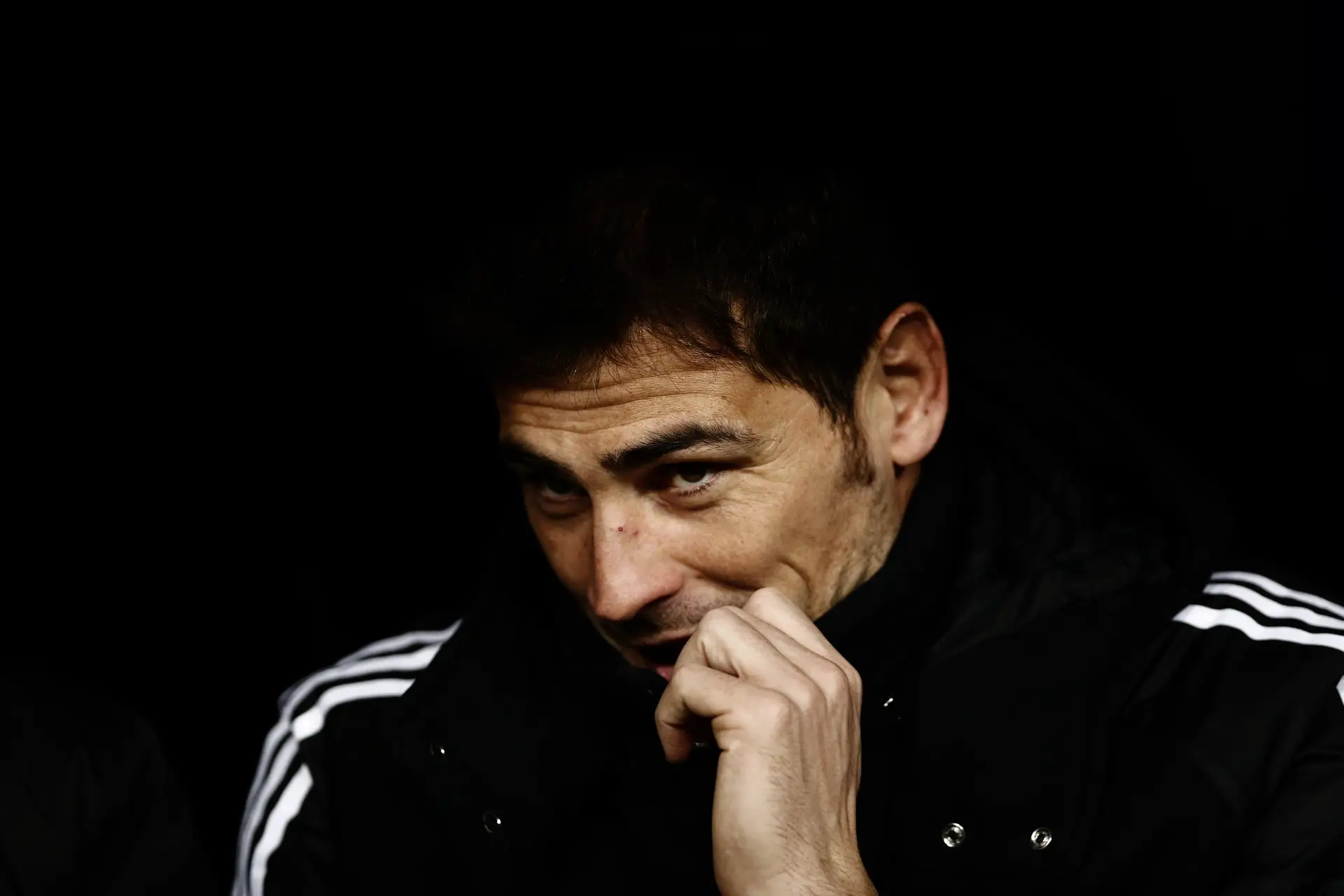 Casillas exige indemnização milionária ao FC Porto e Fidelidade por enfarte que pôs fim à carreira