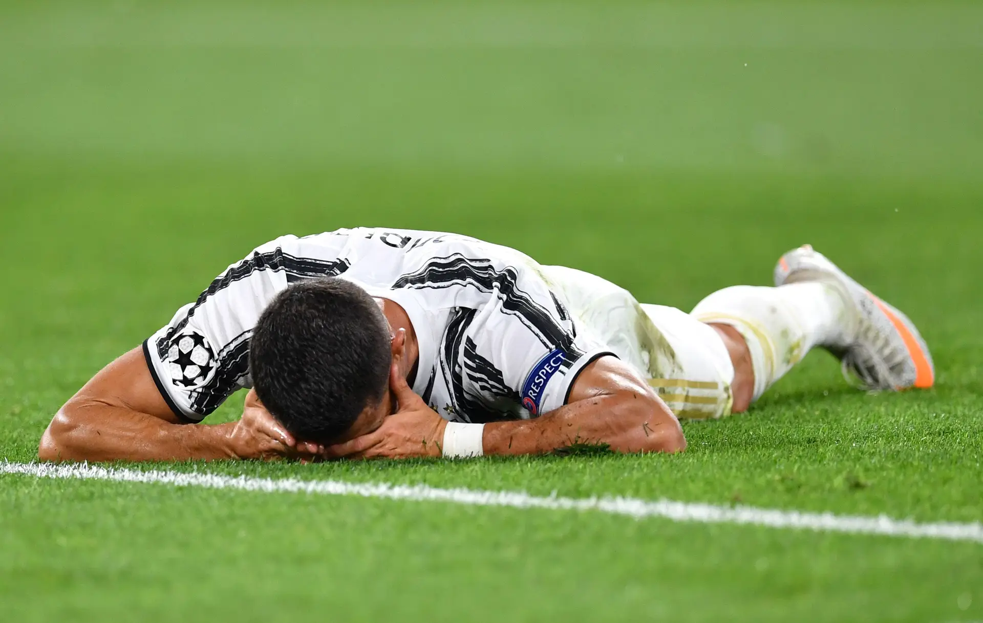 Juventus. Morrer por ideais é um ato romântico. Ser morto por eles é, vá, chato