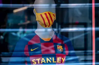 Barcelona tem um caso positivo. Jogador não faz parte do grupo que viaja para Lisboa para disputar a Liga dos Campeões