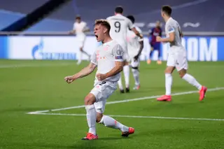 Um Bayern dominador, com mais posse e a criar mais situações de perigo vs um Lyon mais recuado, preocupado em manter as linhas defensivas