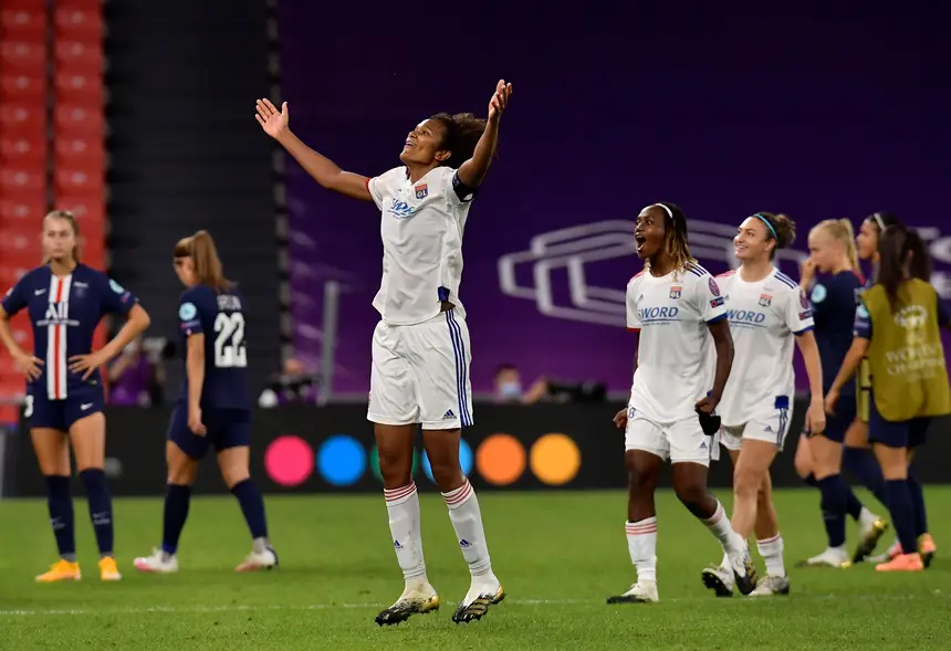 Tribuna Expresso Grandes Jogos O Lyon Conhece Bem O Psg O Psg Conhece Bem A Cabeca De Renard E Mesmo Assim Foi Ela A Decidir O Lyon E Finalista Da Champions