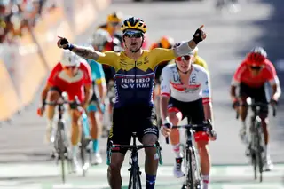 À primeira oportunidade, Roglic mostrou porque é um dos grandes candidatos à vitória no Tour