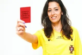Senhoras e senhores: Vanessa Gomes, a primeira árbitra assistente de sempre a atuar num jogo de futebol profissional masculino