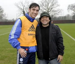 Com o ídolo Maradona, em 2008.