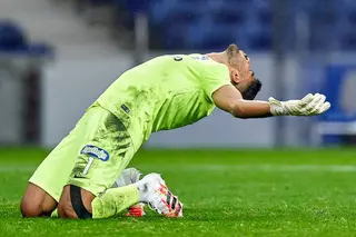 Amir defendeu o penálti do FC Porto com um pé atrás e outro à frente da linha. Foi legal? Sim, mas...
