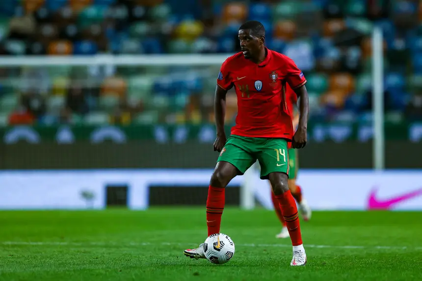 Grandes Jogos William De Carvalho Esta Dez Milhoes De Euros Mais Longe Do Benfica Tribuna Expresso