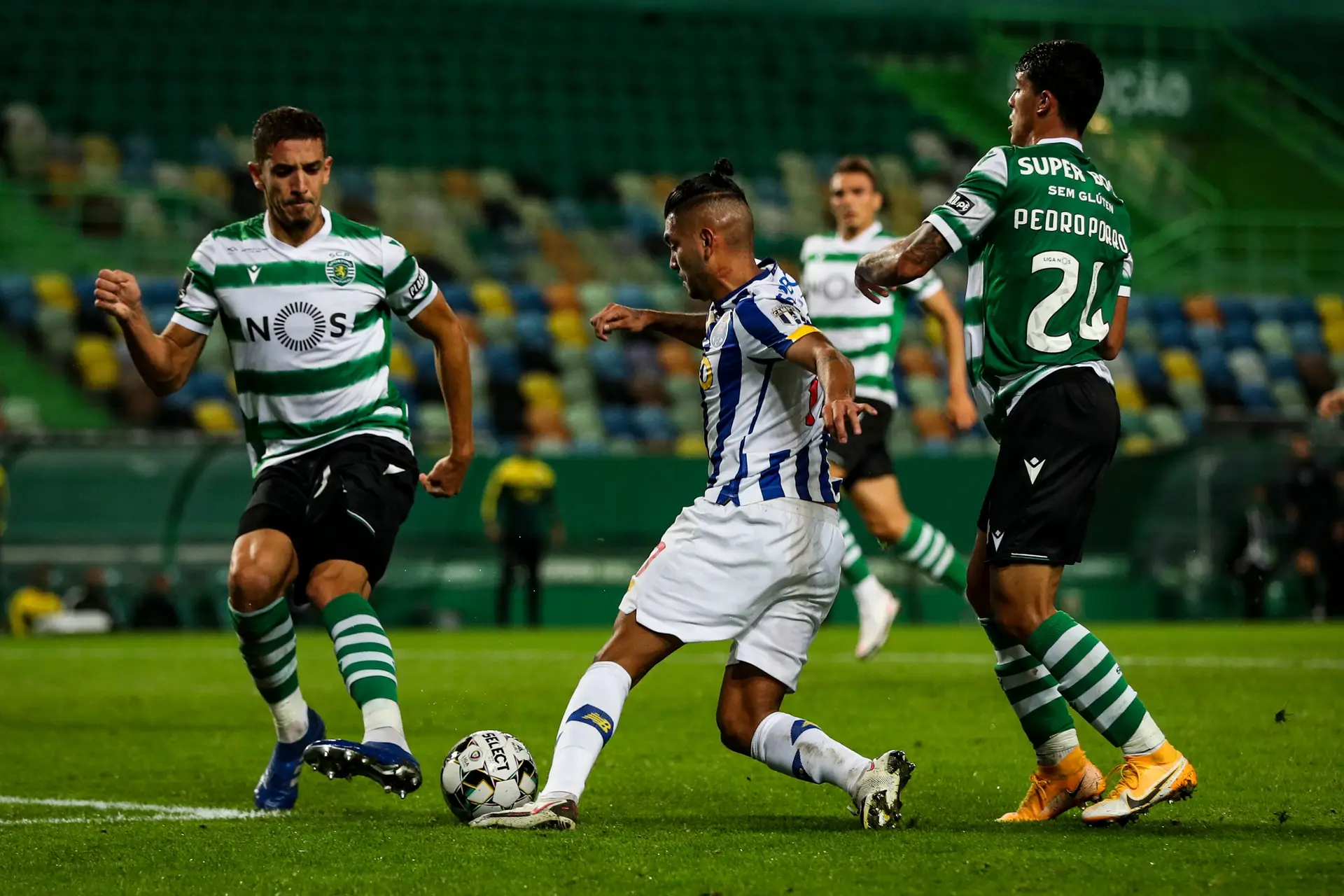 Sporting diz que comunicado do FC Porto demonstra "irresponsabilidade, tacanhez e mesquinhez" e que laboratório "já reconheceu o erro"