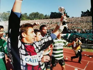 A festejar a conquista da Taça de Portugal pelo Sporting em 1994/95