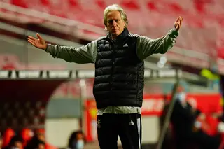 Jorge Jesus: "A equipa sabe que está a respirar, a meter a cabeça fora. São estas vitórias que nos alimentam e dão confiança"