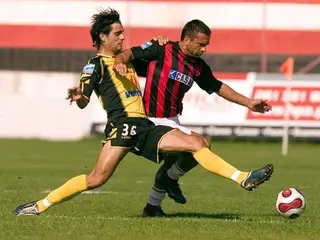 Diogo (à esquerda) jogou no Beira Mar de 2002 a 2004 e na época 2007/08 