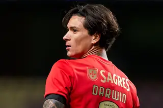 Darwin tem uma “tendinopatia do quadricipete à direita” e Vertonghen “uma mialgia na região posterior da coxa direita”. Estão ambos fora