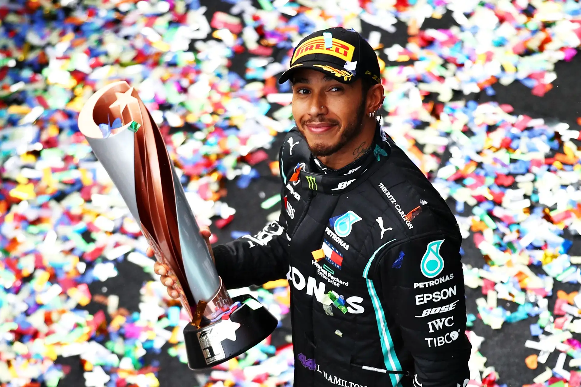 Lewis não, Sir Lewis: Hamilton vai finalmente receber o título de cavaleiro