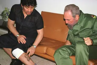 As causas e as contradições políticas de Diego Armando Maradona, o futebolista que tinha tatuagens de Che e Fidel