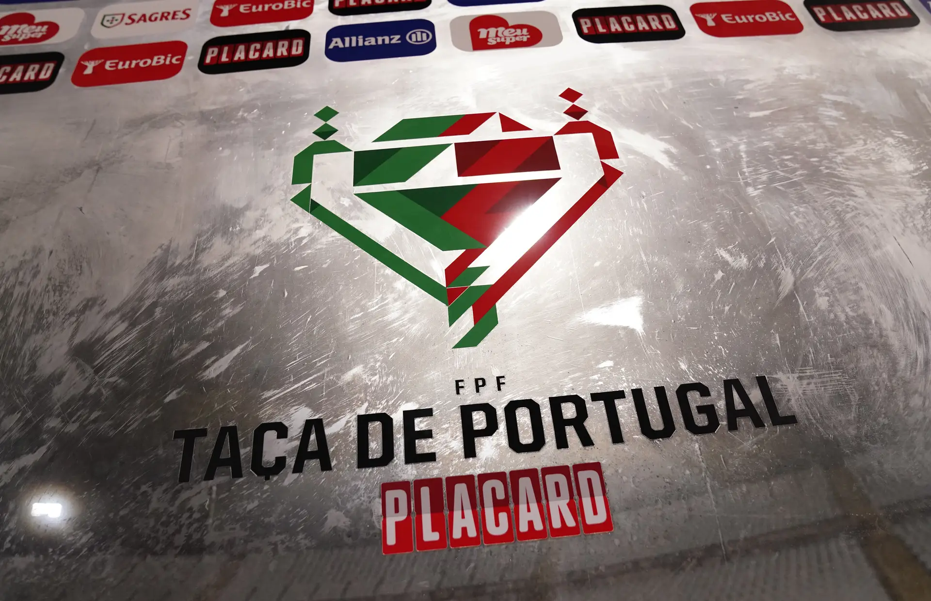 Taça de Portugal: Benfica defronta Camacha ou Famalicão, FC Porto recebe Montalegre e Sporting o Dumiense