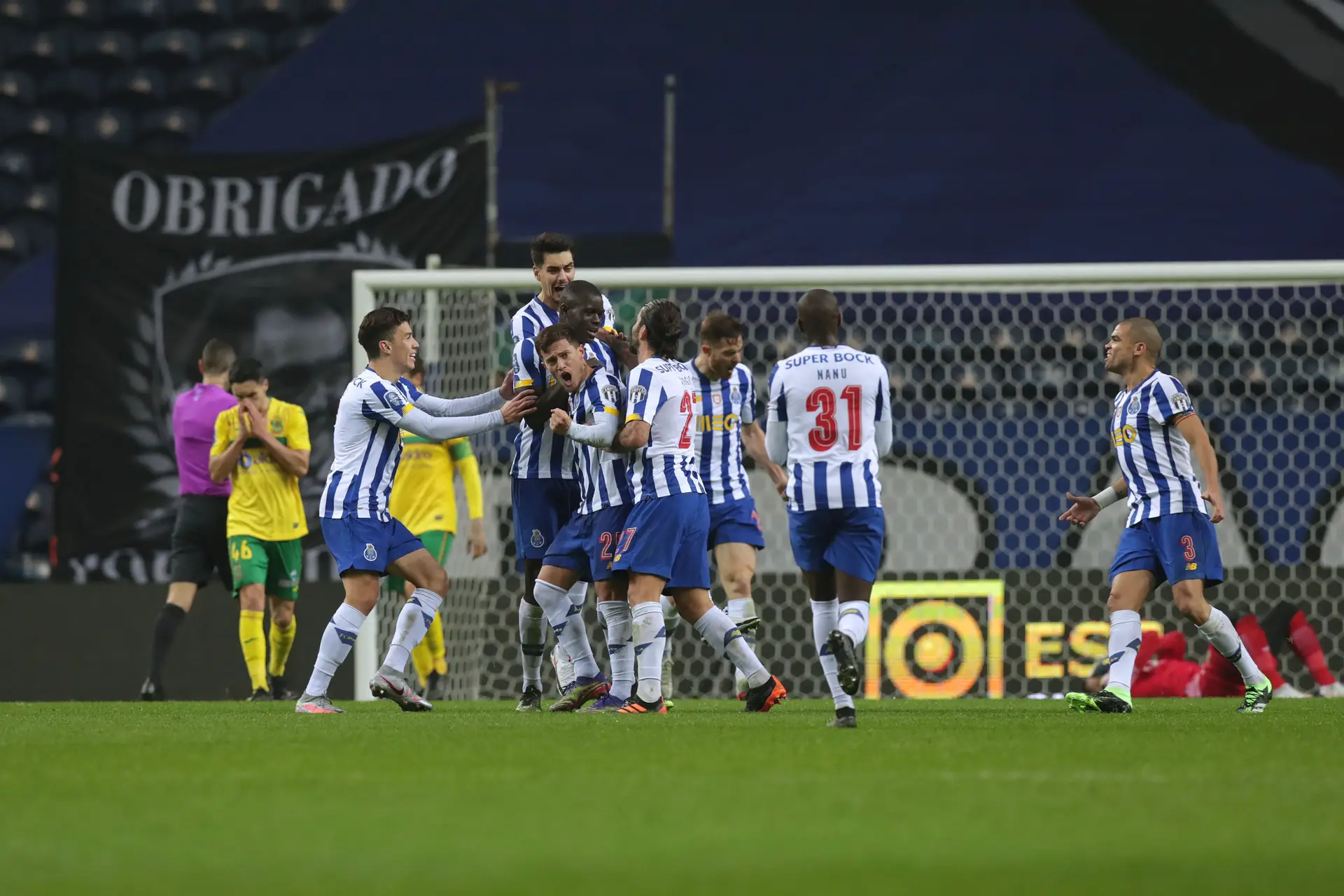 LIGA DOS CAMPEÕES: ASSISTÊNCIA DE NANU NA VITÓRIA DO PORTO FRENTE